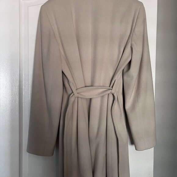 Cashmere Coat - Picture 4 of 5